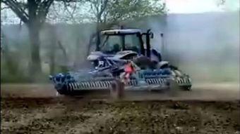 吐槽国产拖拉机视频,揭秘农机界的“笑点”与槽点